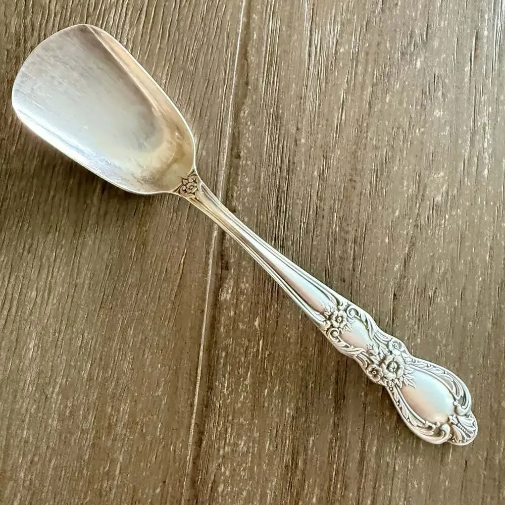 1847 Rogers Bros Heritage Silverplate Bon Bon Spoon Sugar Shovel